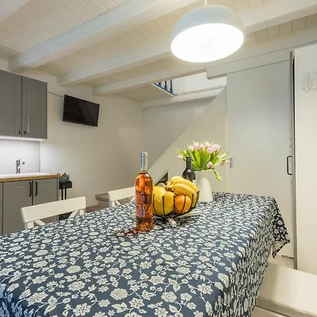 Old Town Apartment Veli Lošinj